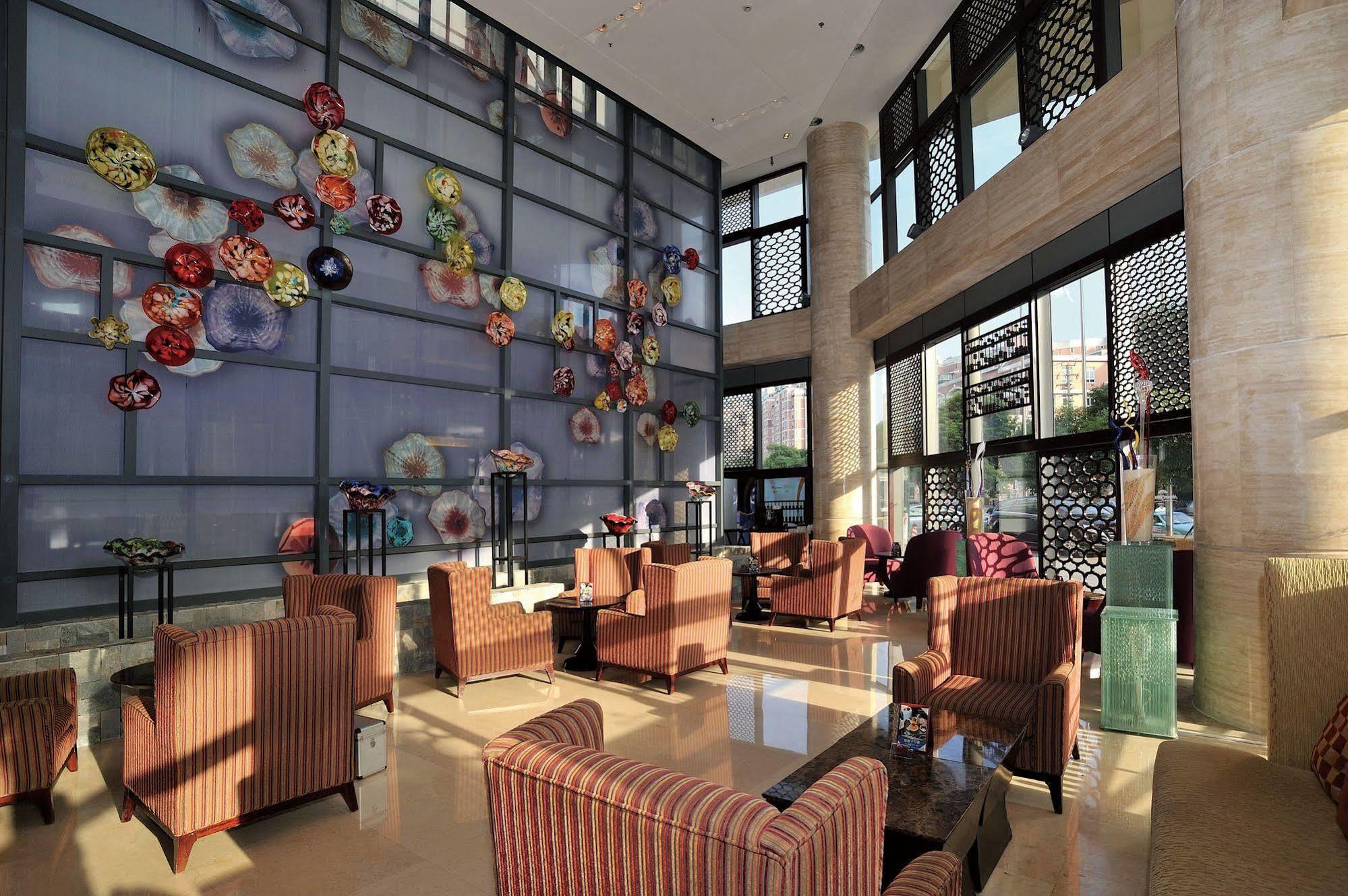 Howard Johnson Caida Plaza Shanghái Exterior foto