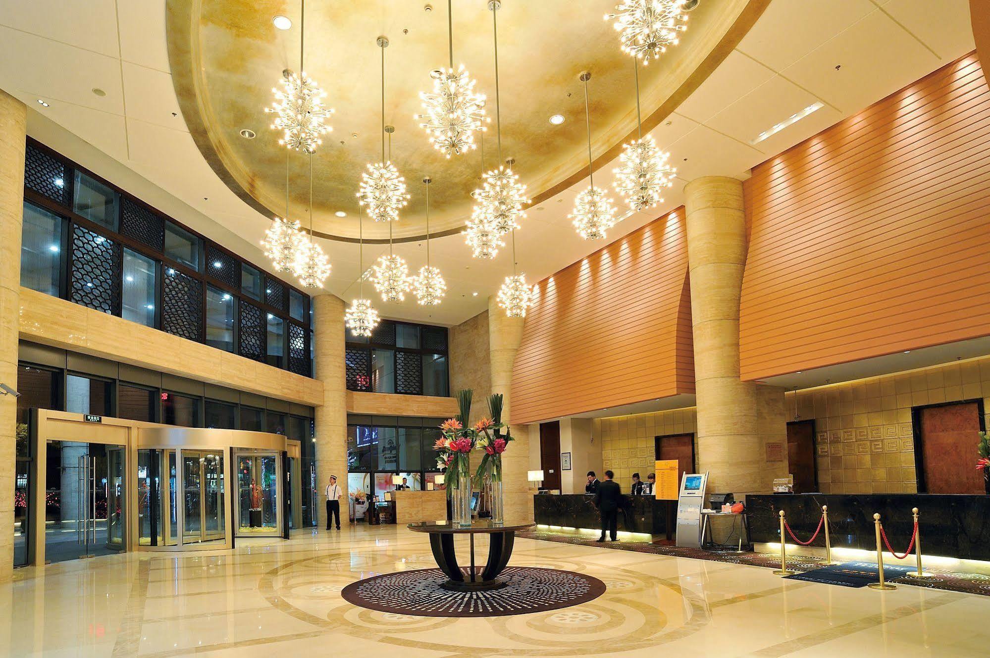 Howard Johnson Caida Plaza Shanghái Exterior foto
