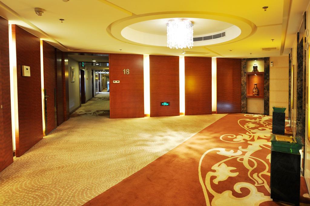Howard Johnson Caida Plaza Shanghái Exterior foto