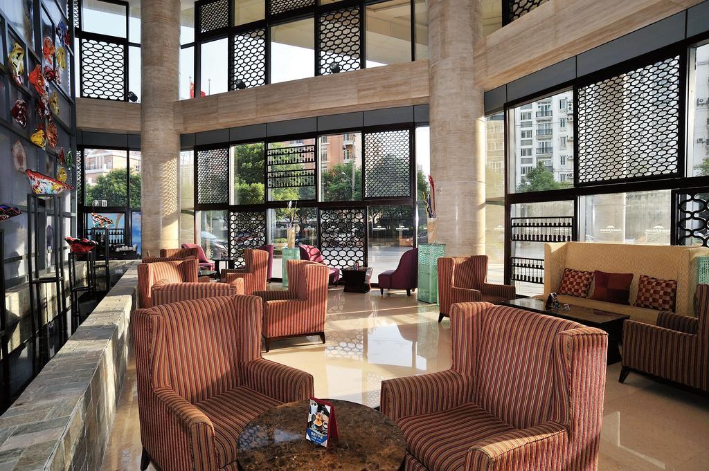 Howard Johnson Caida Plaza Shanghái Exterior foto